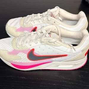 Nike Women's White and Pink Athletic Sneakers